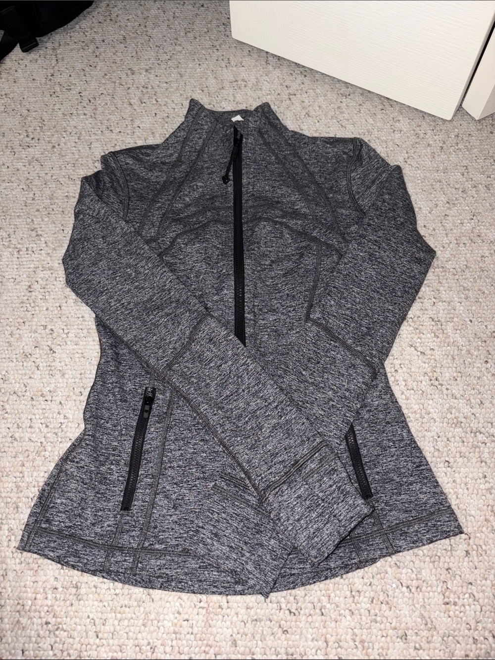 Lululemon define jacket size 6